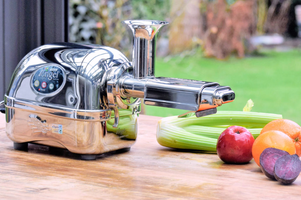 Angel Juicer mit Saftzutaten